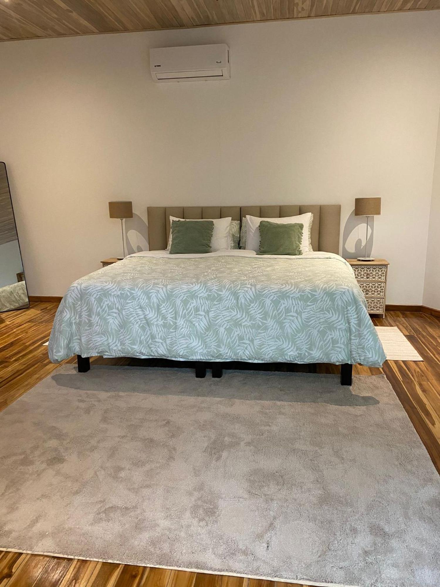 Iluminar Beachfront Suites 诺萨拉 外观 照片